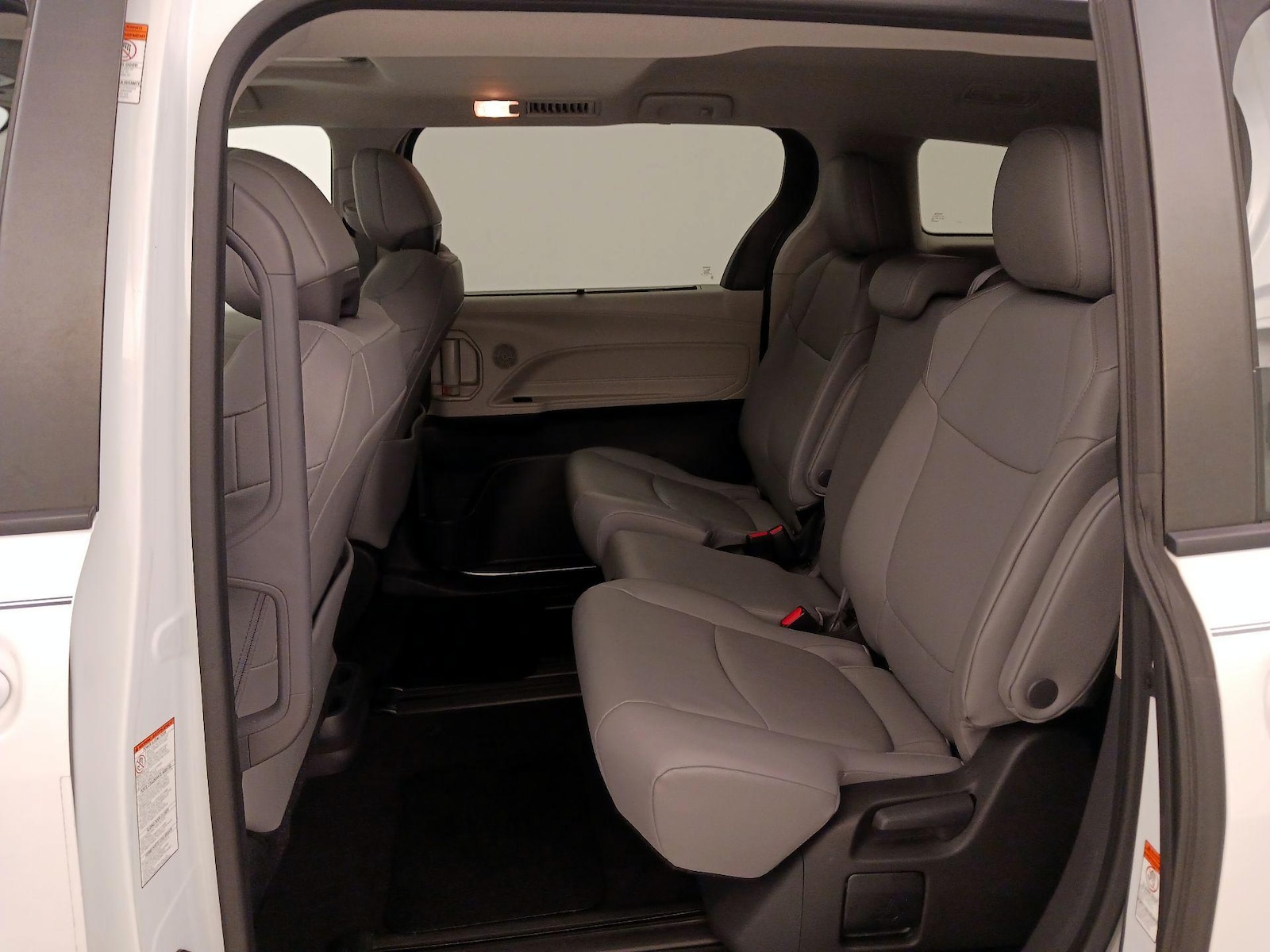2024 Toyota Sienna XLE - Photo 21
