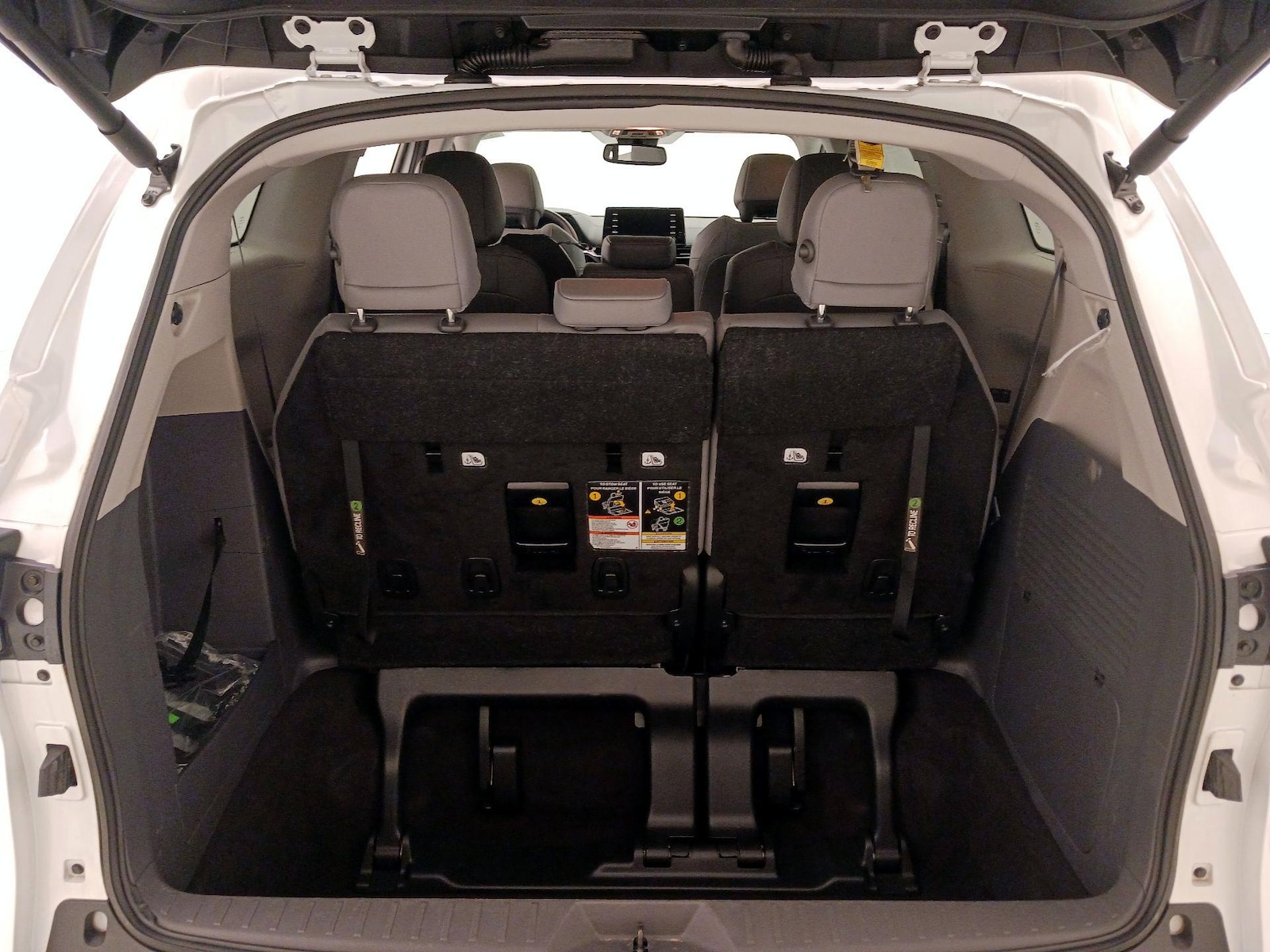 2024 Toyota Sienna XLE - Photo 23