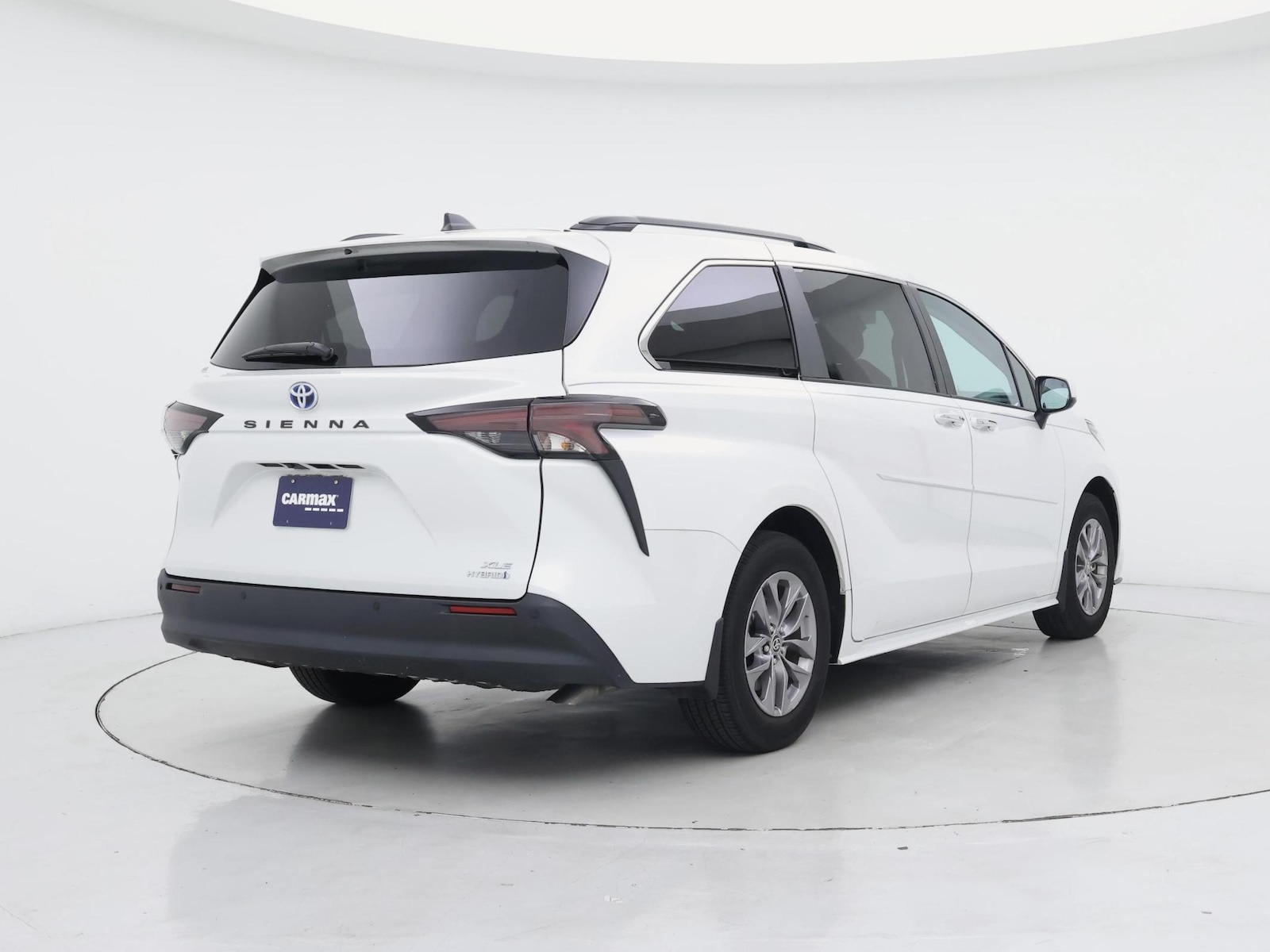 2024 Toyota Sienna XLE - Photo 9