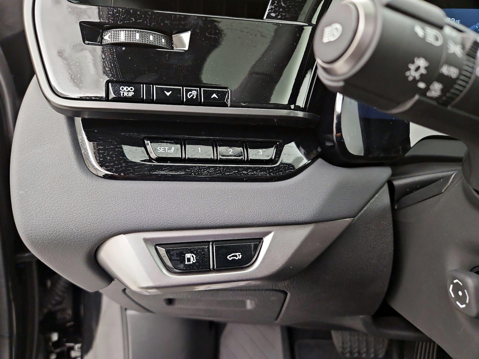 2026 Lexus RX 350 - Photo 14