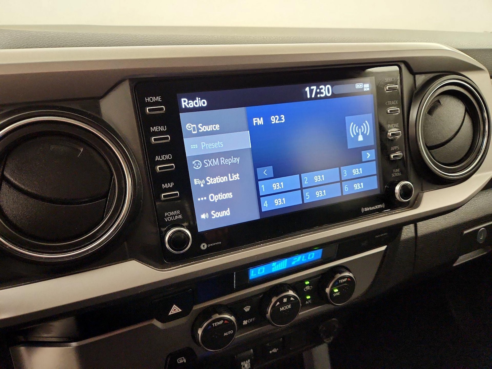 2021 Toyota Tacoma SR5 - Photo 16