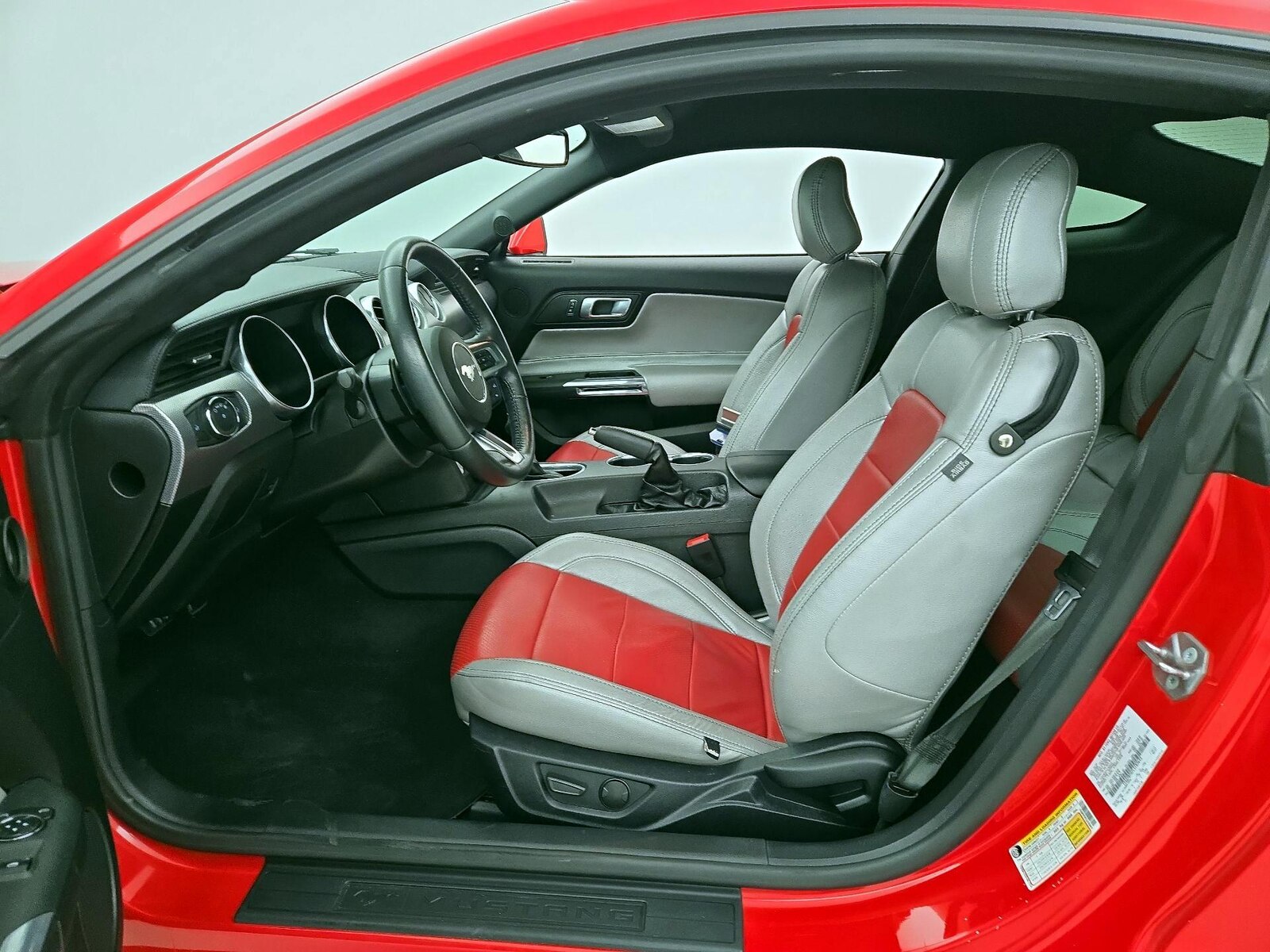 Power Seat(s) & Leather Seats
