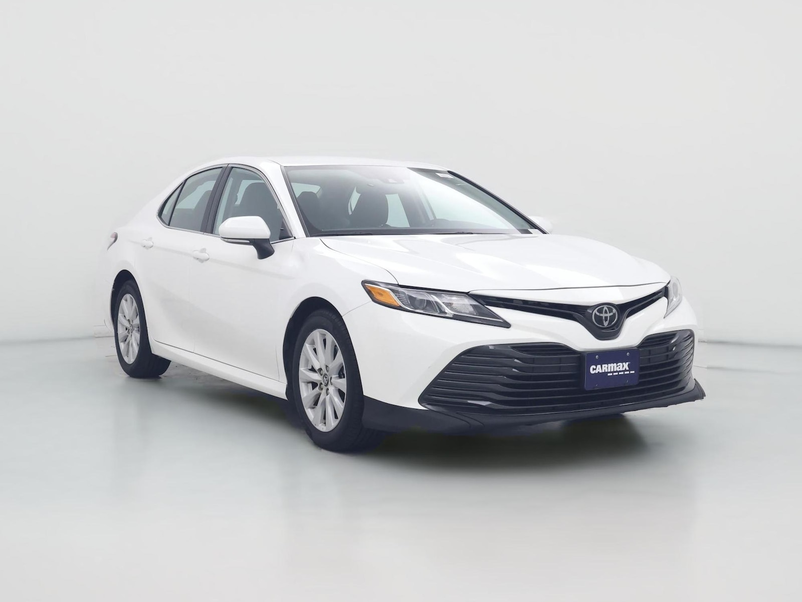2020 Toyota Camry LE - Photo 1