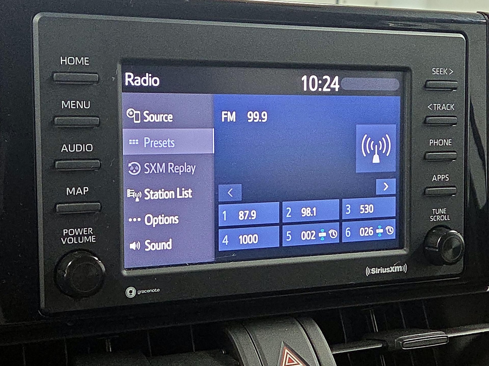 2021 Toyota RAV4 LE - Photo 16