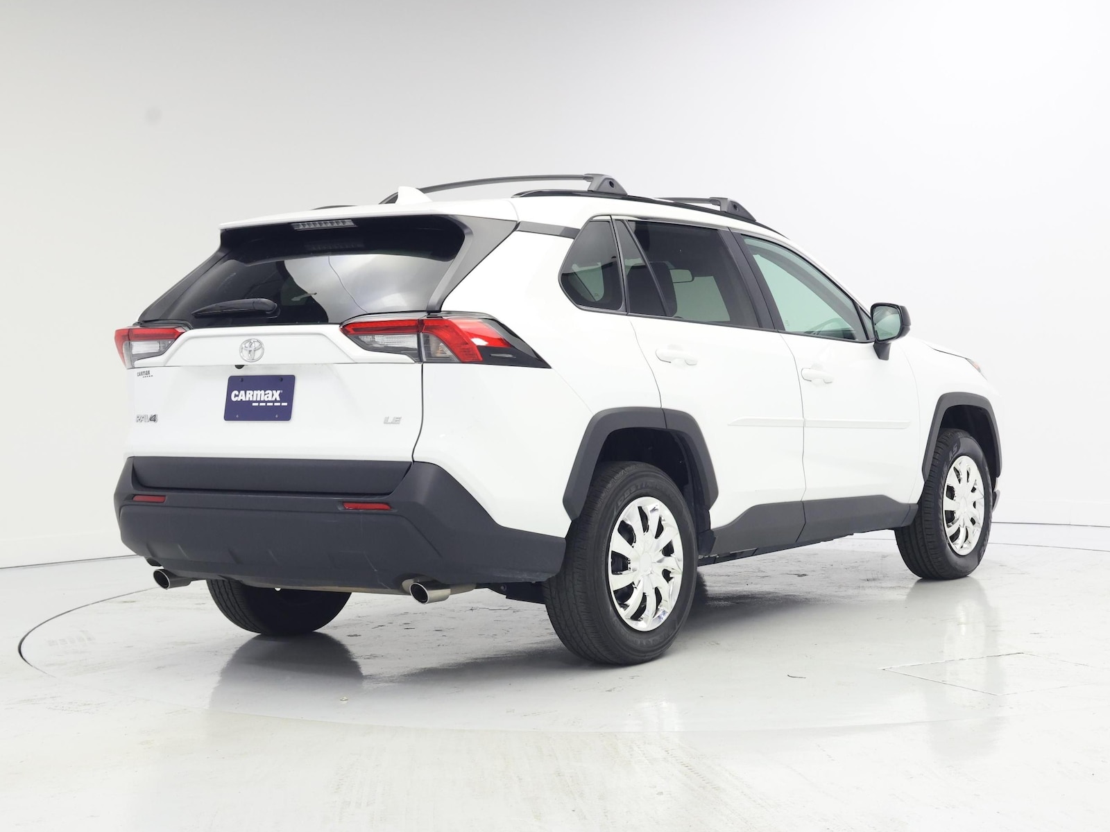 2021 Toyota RAV4 LE - Photo 9
