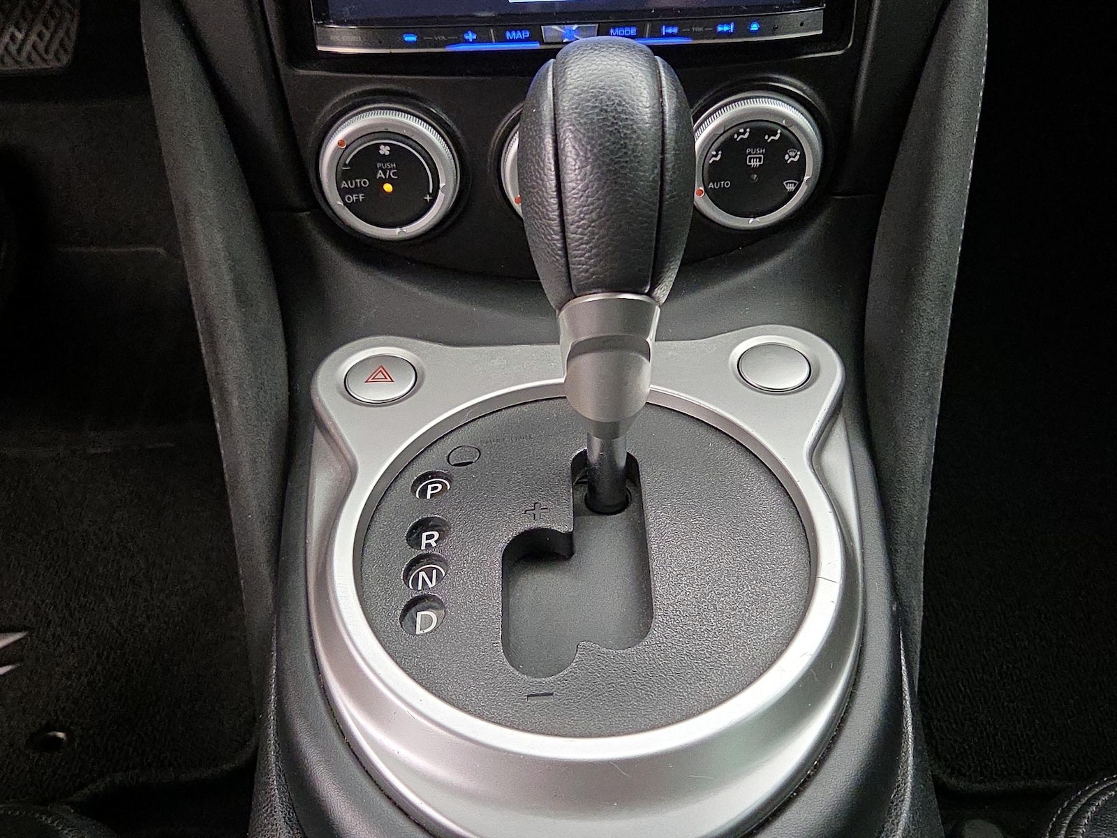 2018 Nissan 370Z Roadster Base - Photo 18