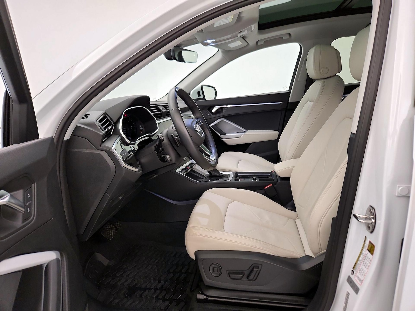 2024 Audi Q3 S Line Premium Plus - Photo 12
