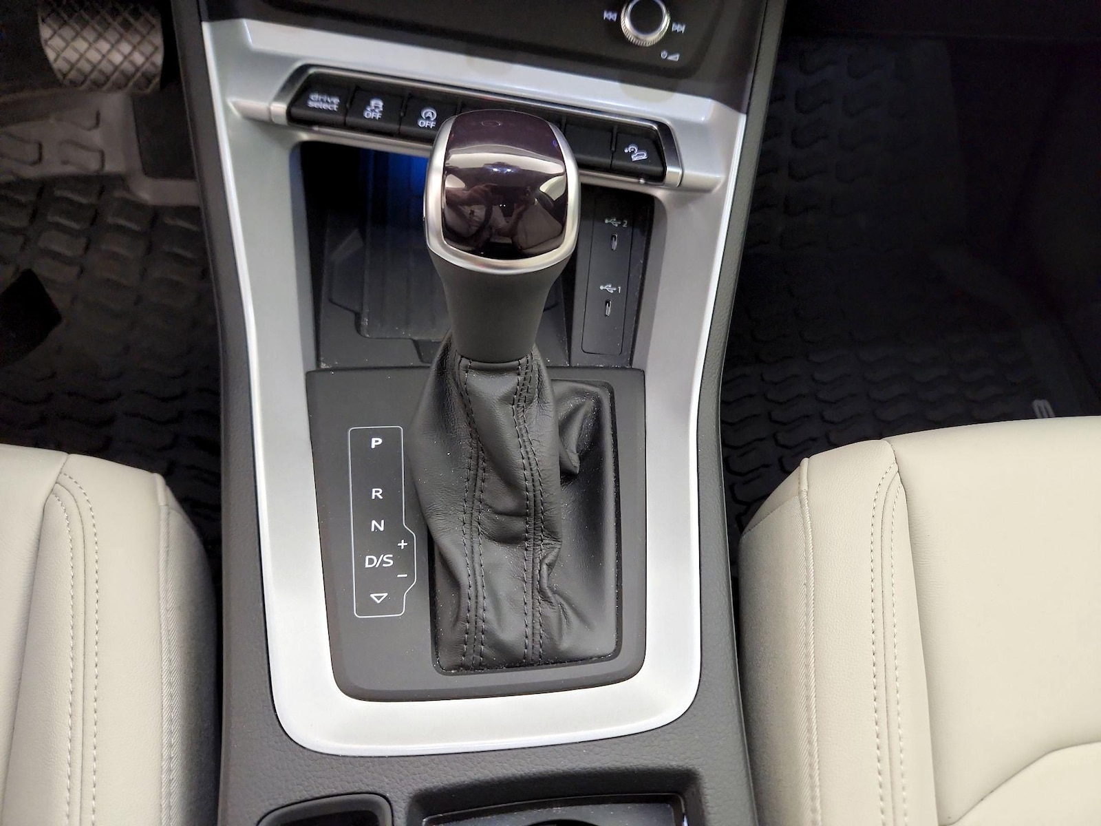 2024 Audi Q3 S Line Premium Plus - Photo 20
