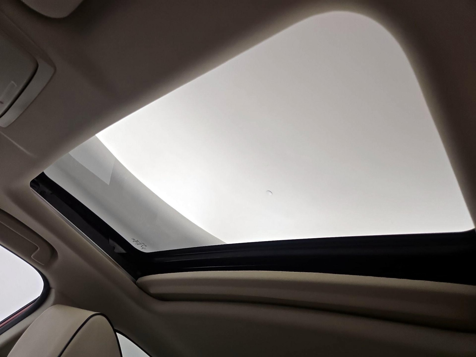 Sunroof(s) & Overhead Airbags