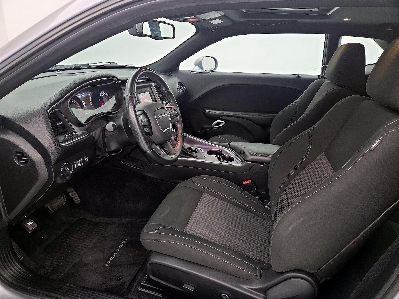 2016 Dodge Challenger R/T - Photo 12