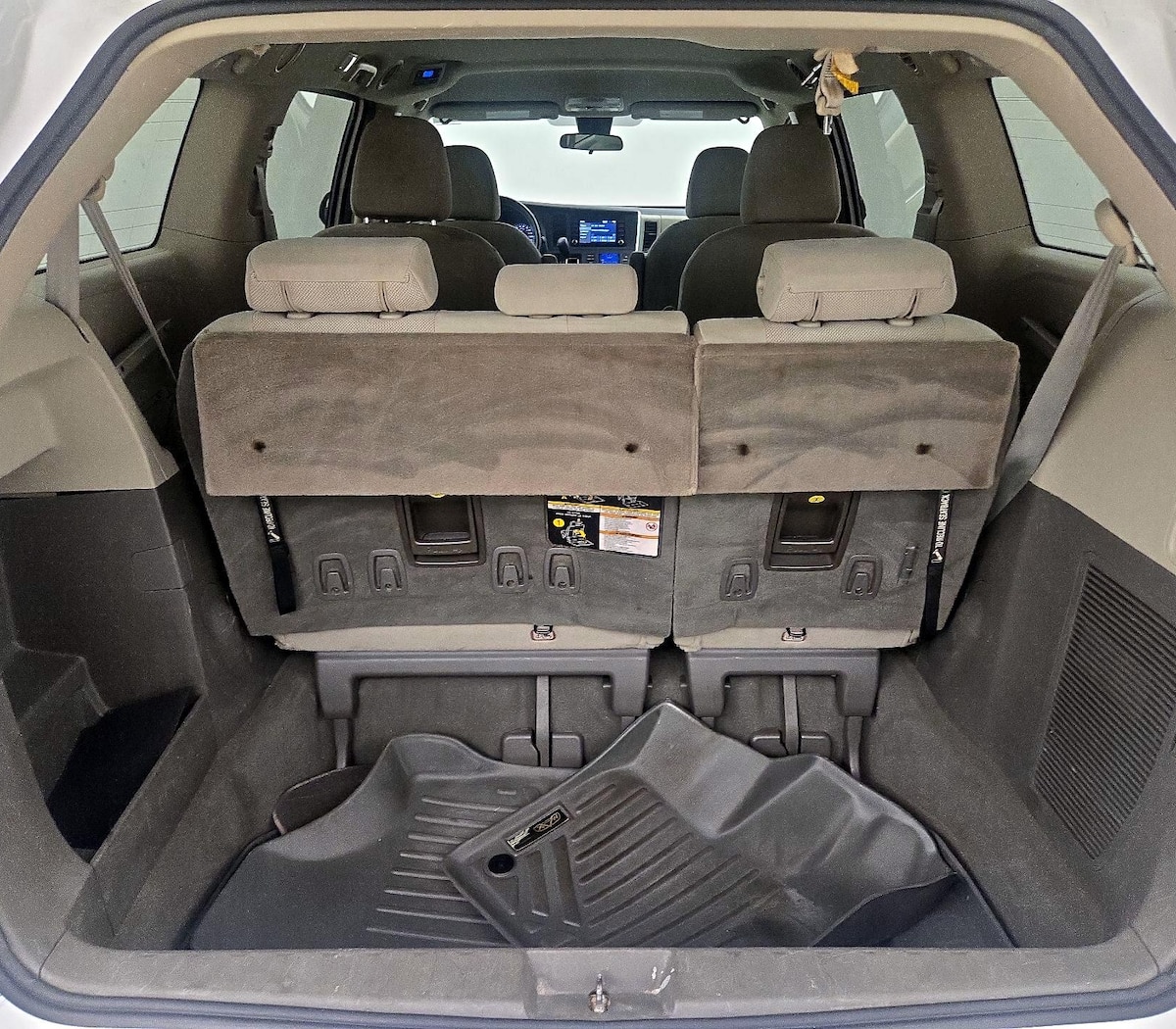 Trunk/Cargo (Seats Up)