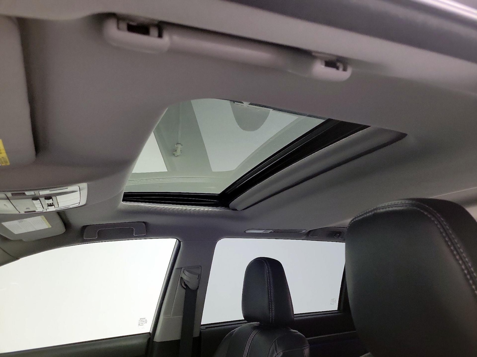 Sunroof(s) & Overhead Airbags