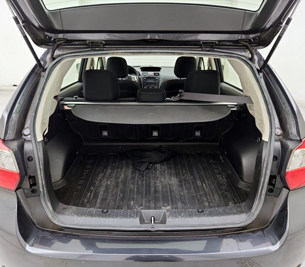 Trunk/Cargo (Seats Up)