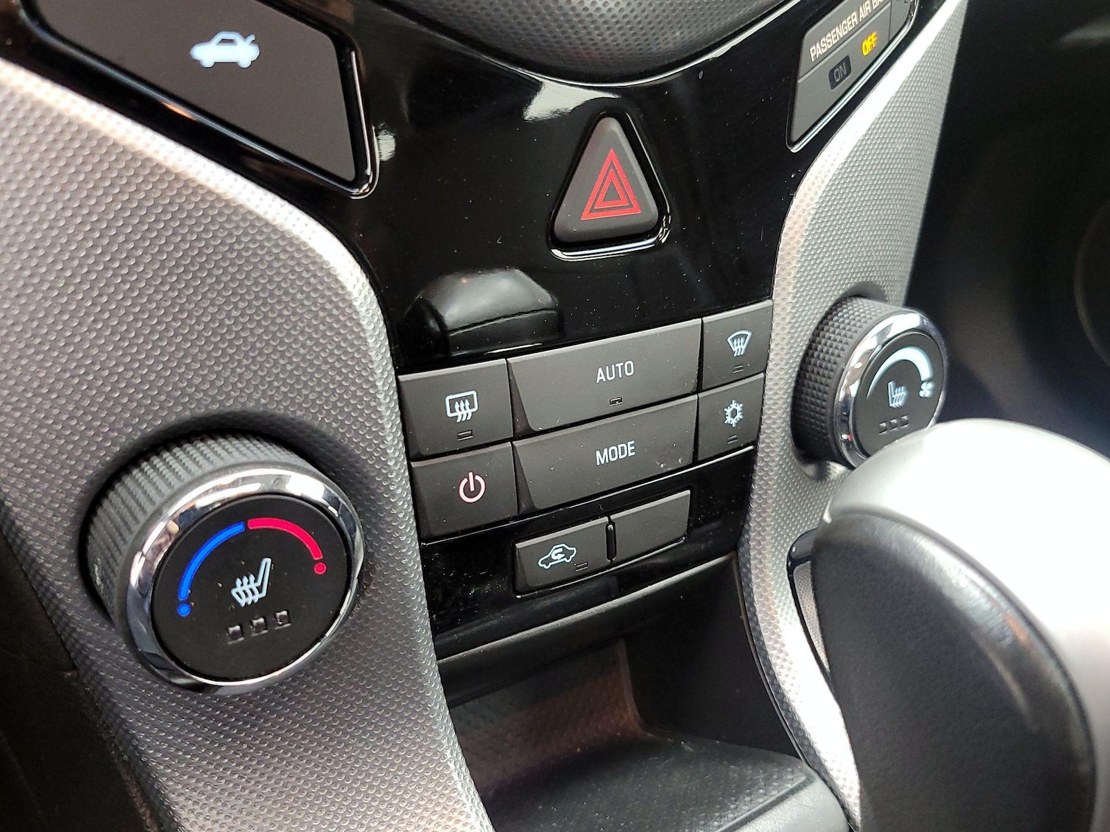 2016 Chevrolet Cruze Limited LTZ - Photo 17