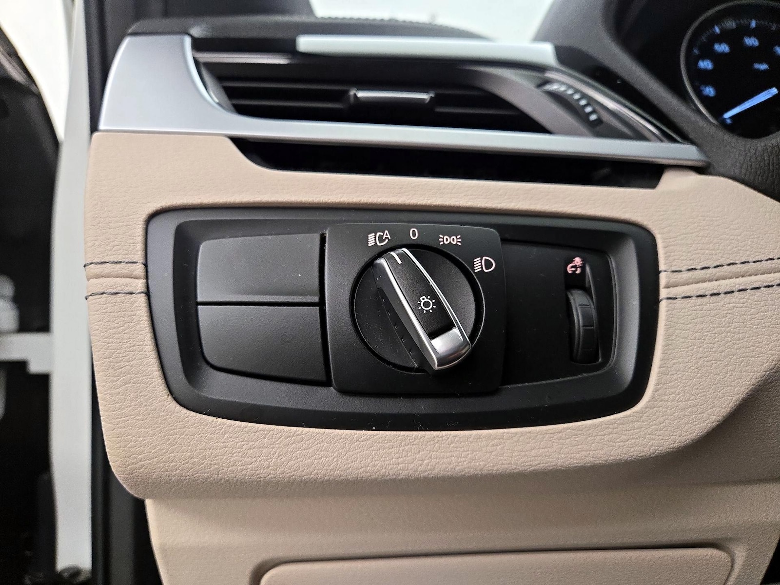 2022 BMW X1 28i - Photo 14