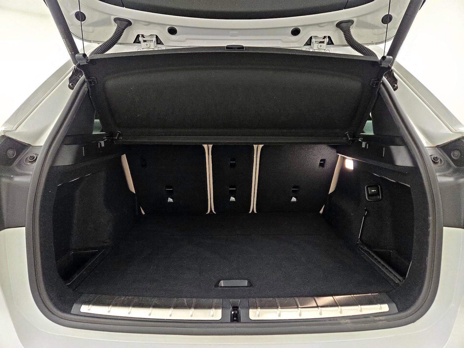 2022 BMW X1 28i - Photo 23