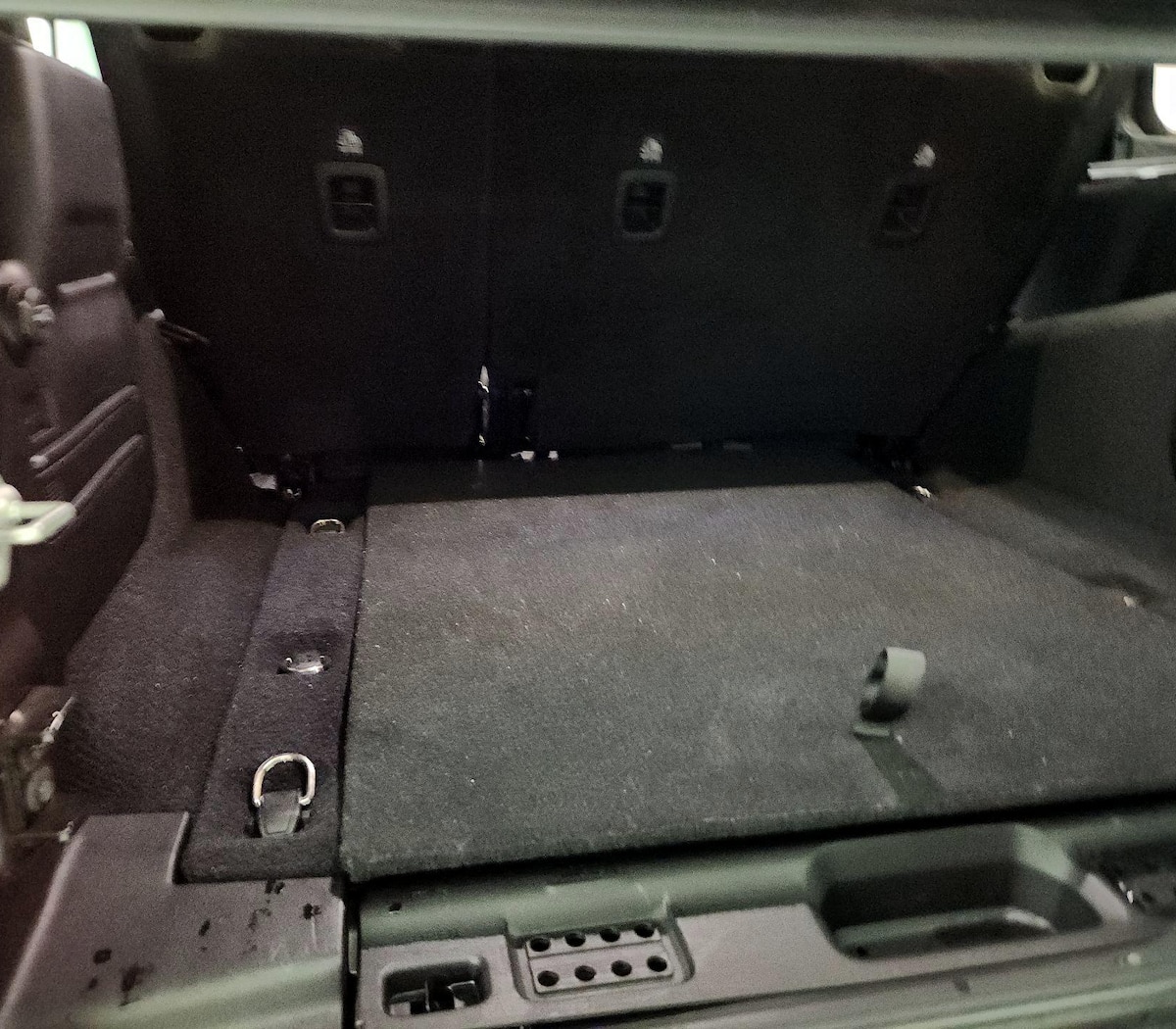 Trunk/Cargo (Seats Up)