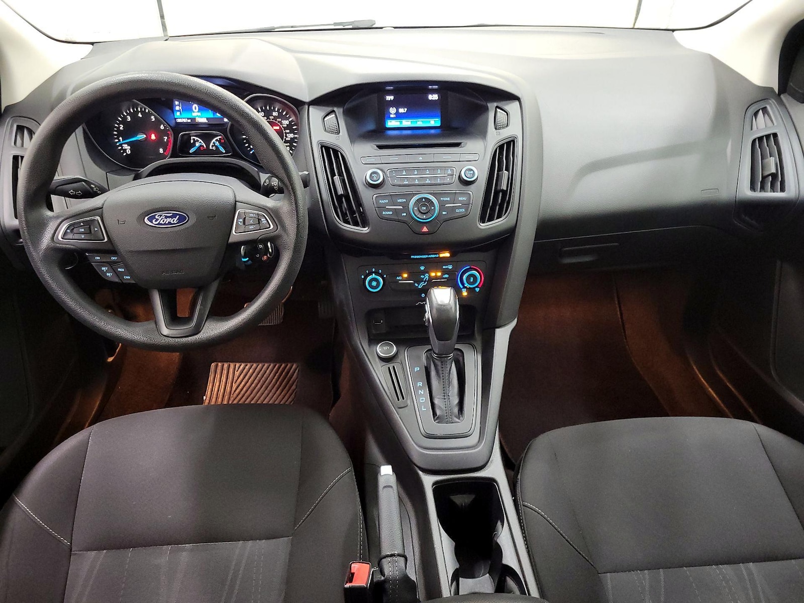 2016 Ford Focus SE - Photo 10