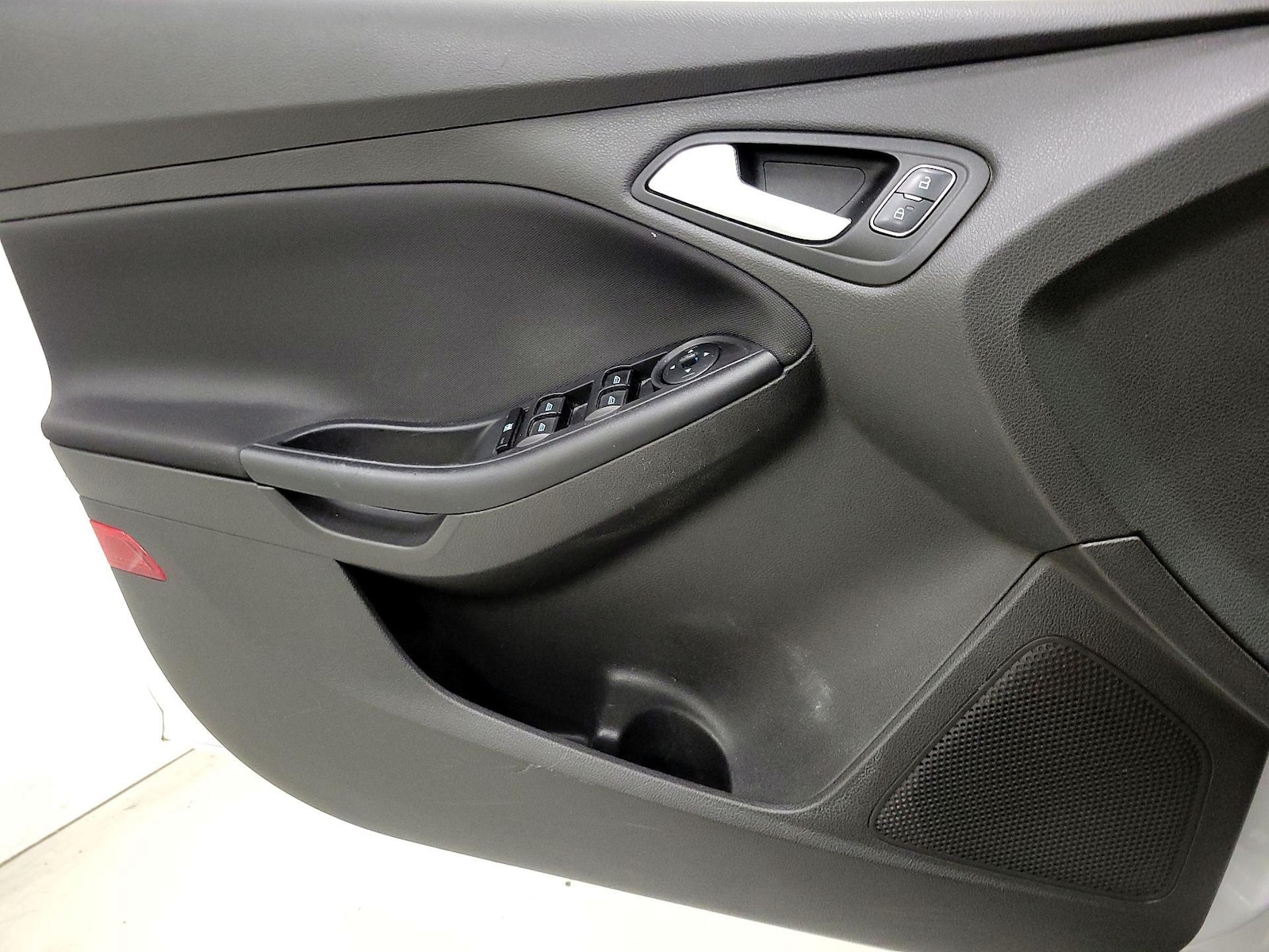 2016 Ford Focus SE - Photo 13