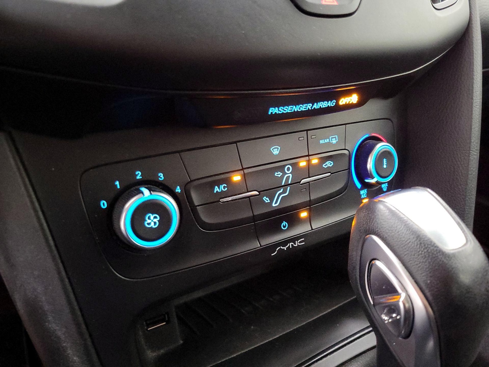 2016 Ford Focus SE - Photo 17