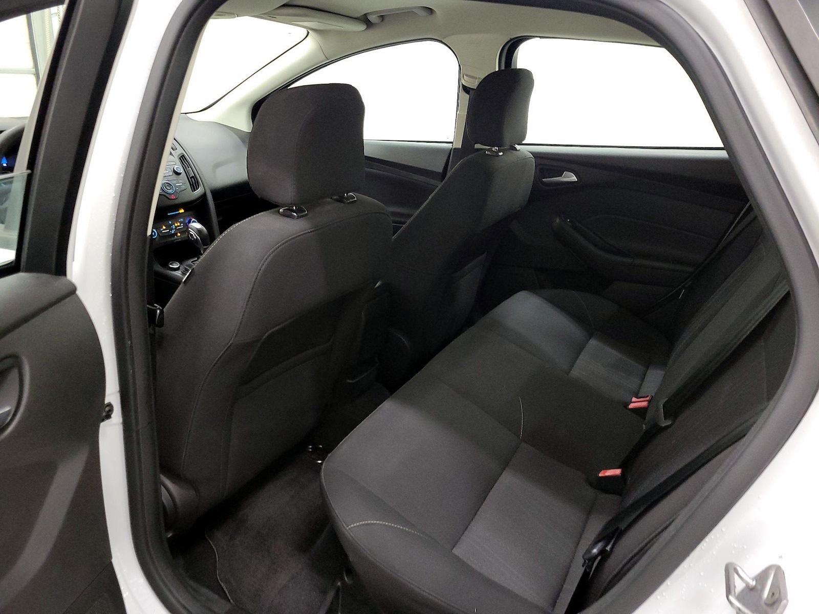 2016 Ford Focus SE - Photo 20