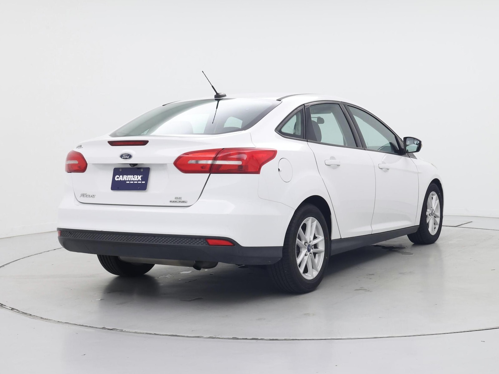 2016 Ford Focus SE - Photo 9