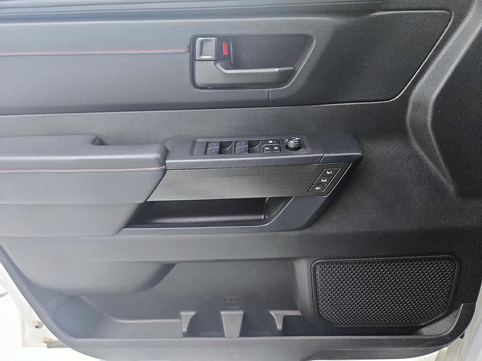 2024 Toyota Sequoia TRD Pro - Photo 13