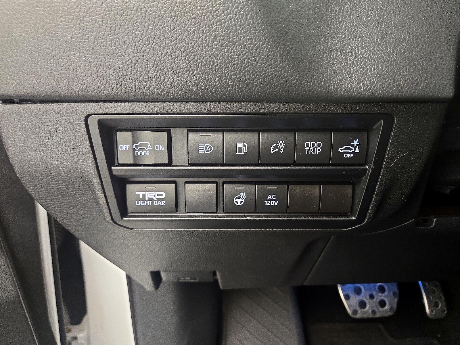 2024 Toyota Sequoia TRD Pro - Photo 14