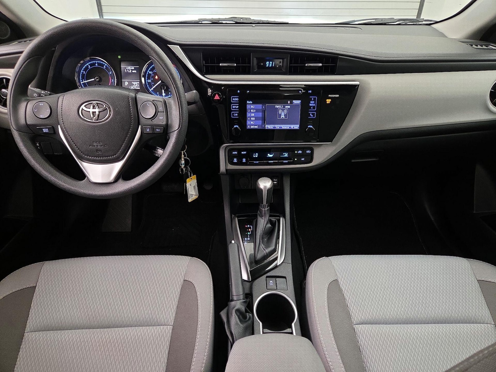 2017 Toyota Corolla LE - Photo 10