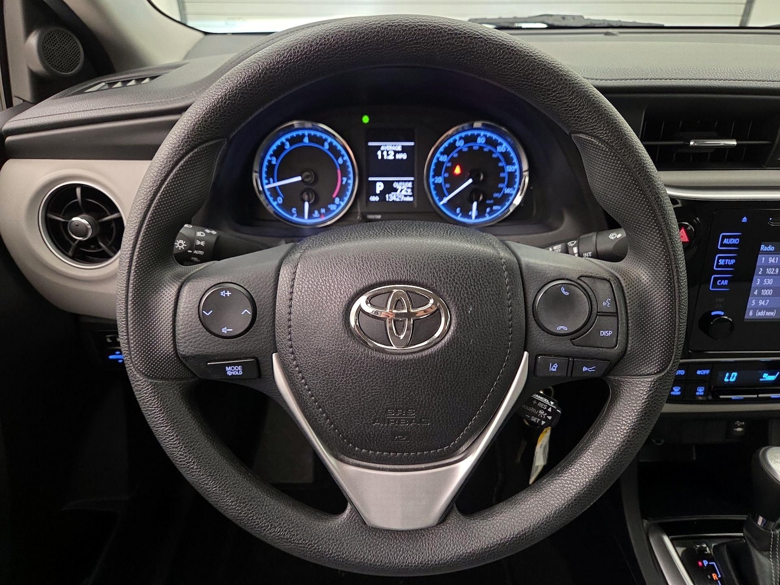 2017 Toyota Corolla LE - Photo 11
