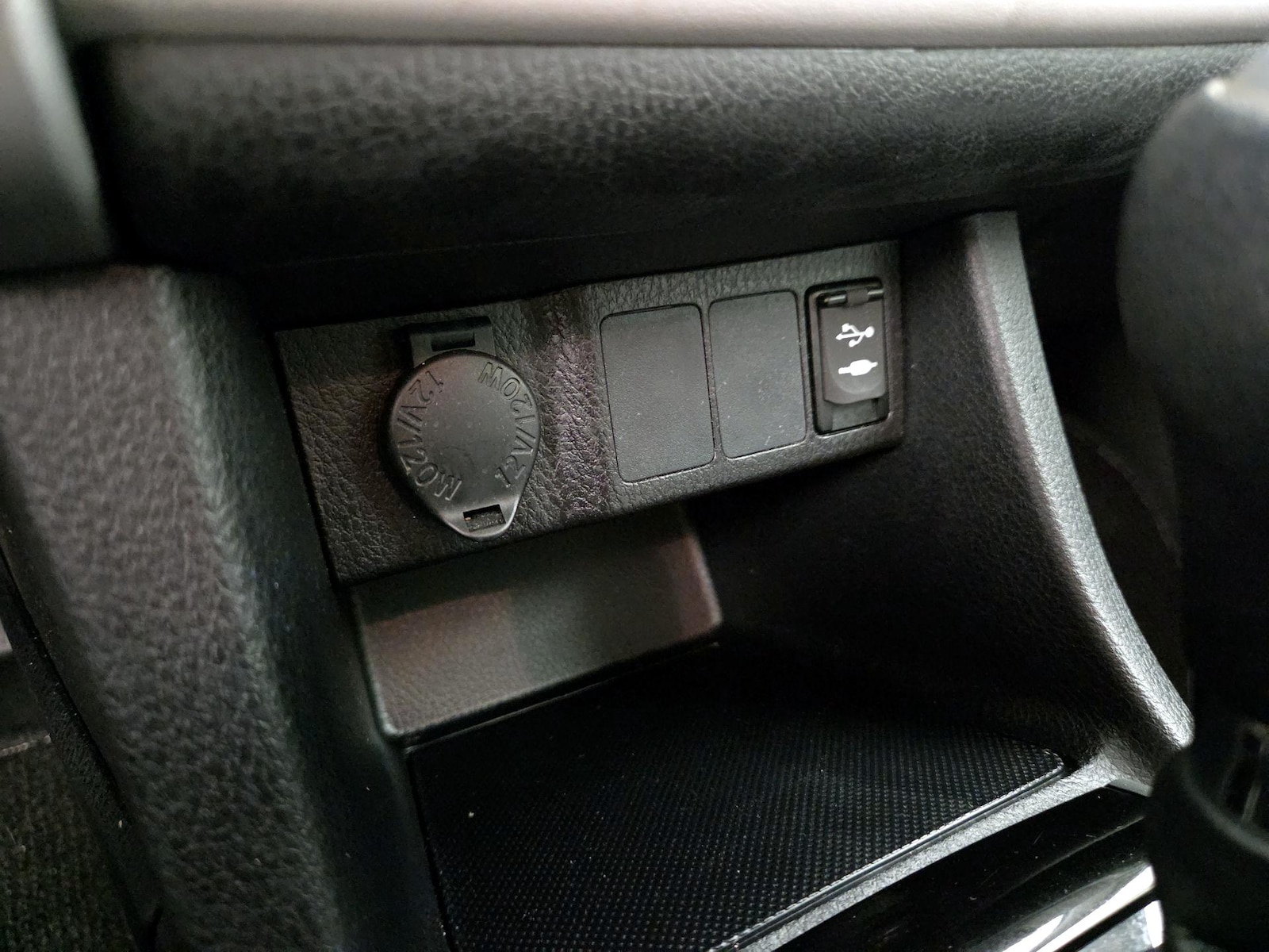 2017 Toyota Corolla LE - Photo 19