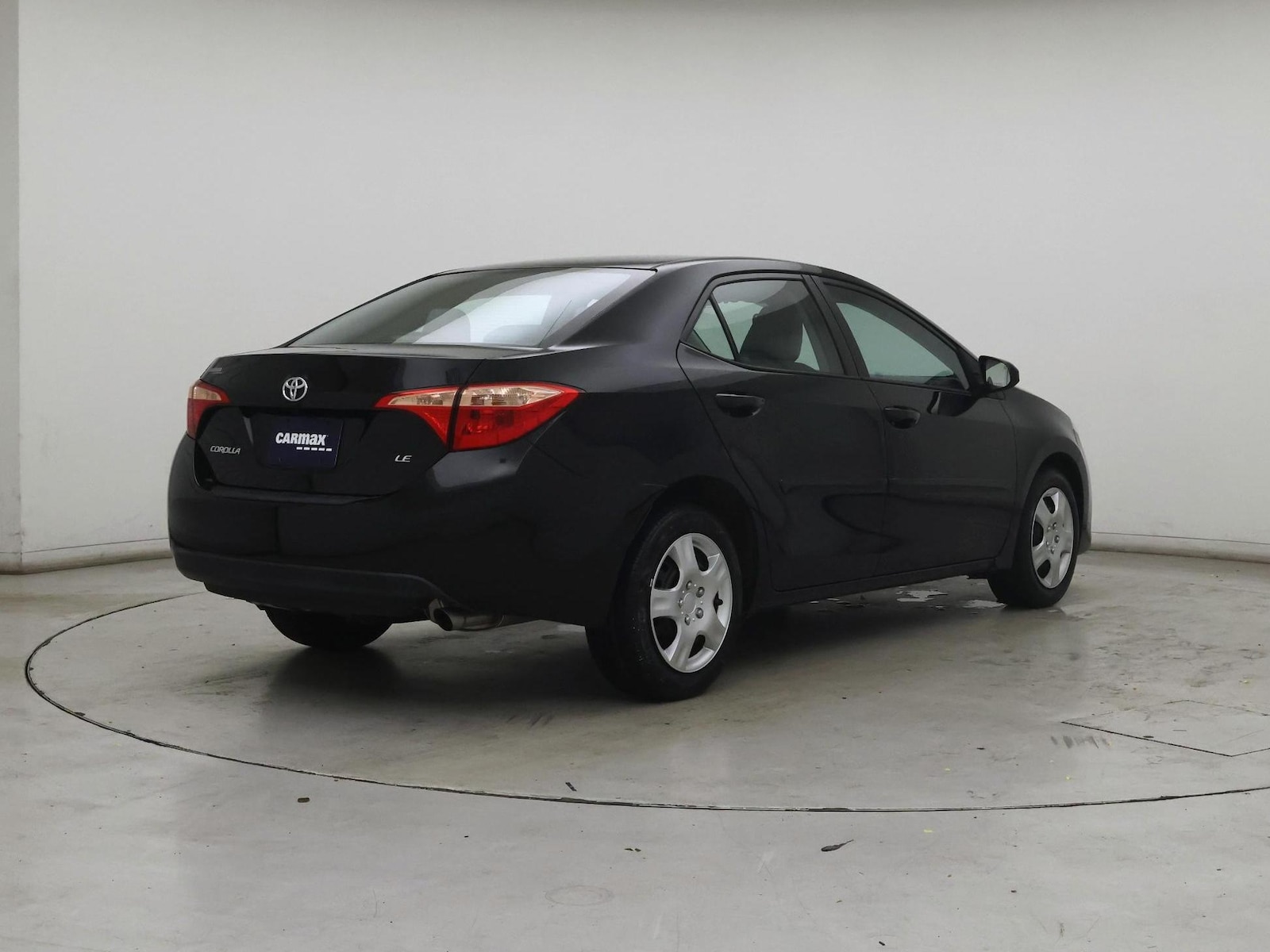 2017 Toyota Corolla LE - Photo 9