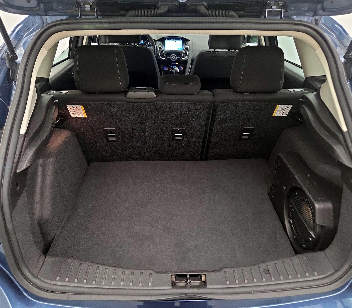 Trunk/Cargo (Seats Up)