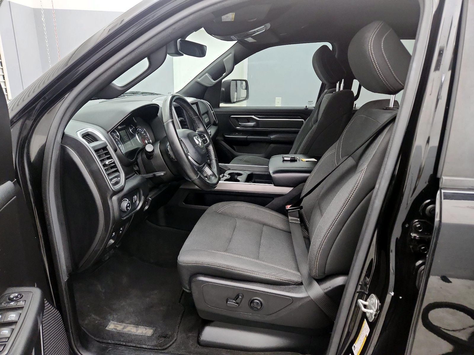 Power Seat(s) & Side Airbags