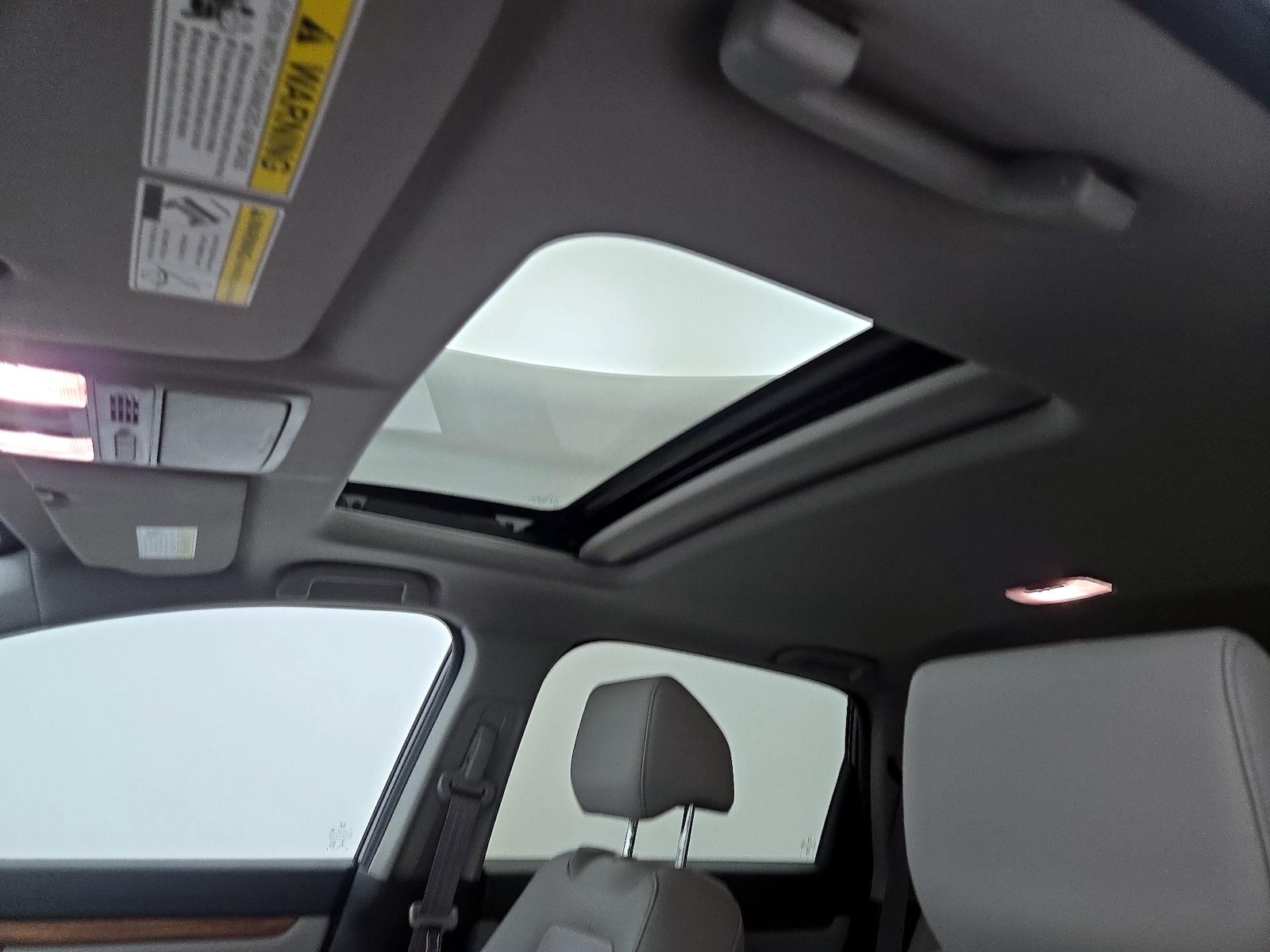 Sunroof(s) & Overhead Airbags