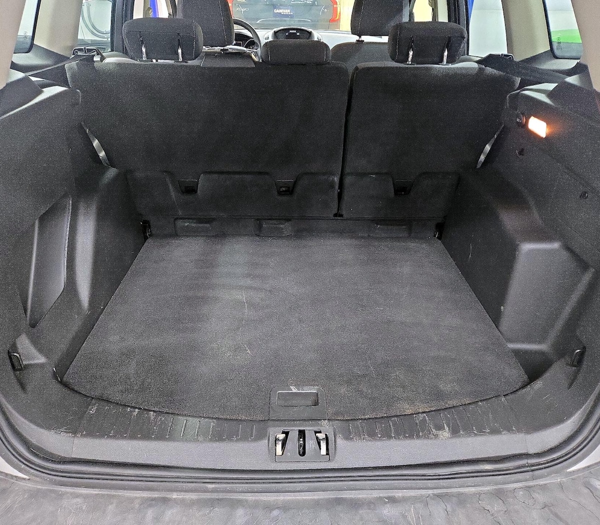 Trunk/Cargo (Seats Up)