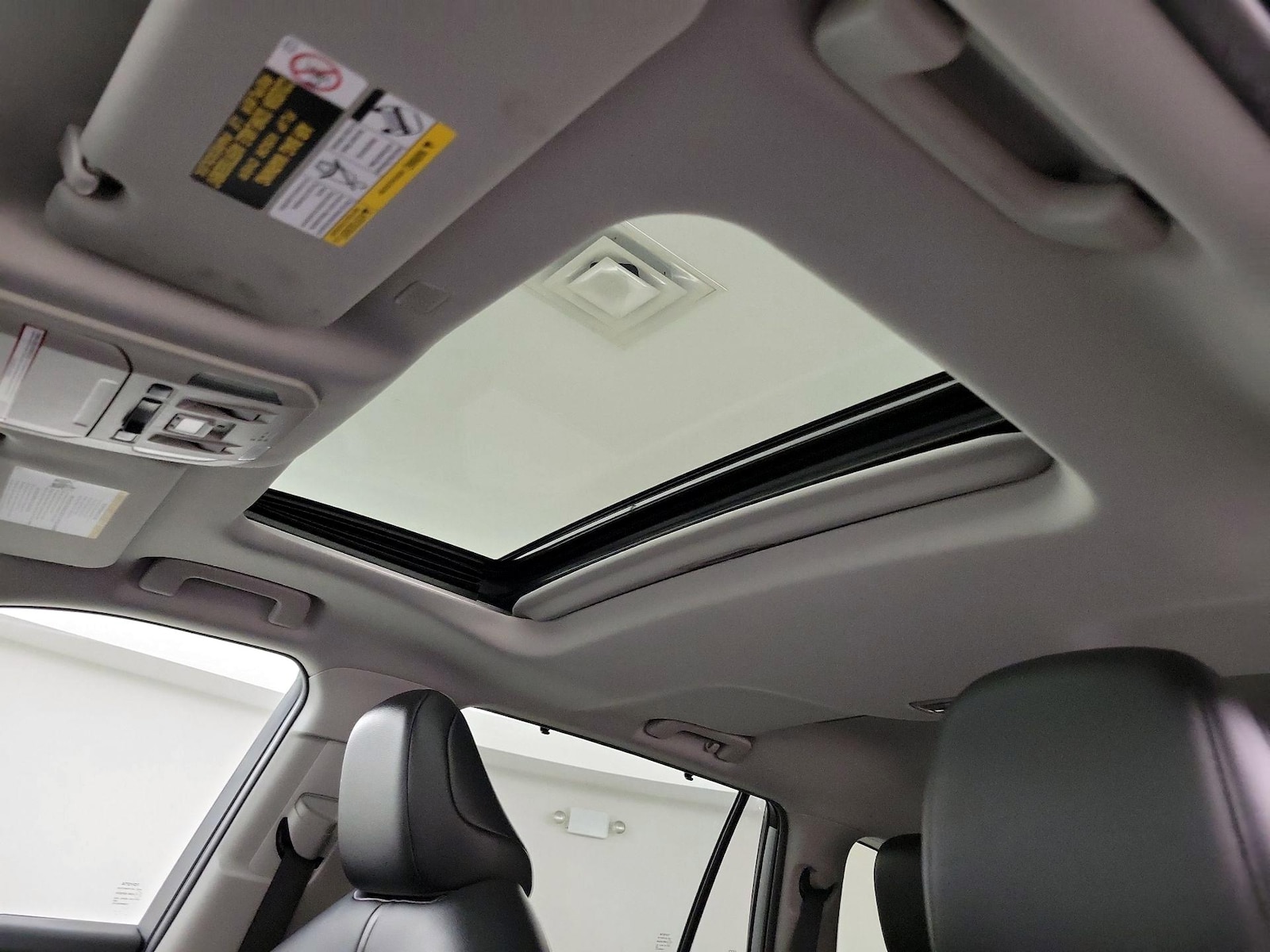 Sunroof(s) & Overhead Airbags