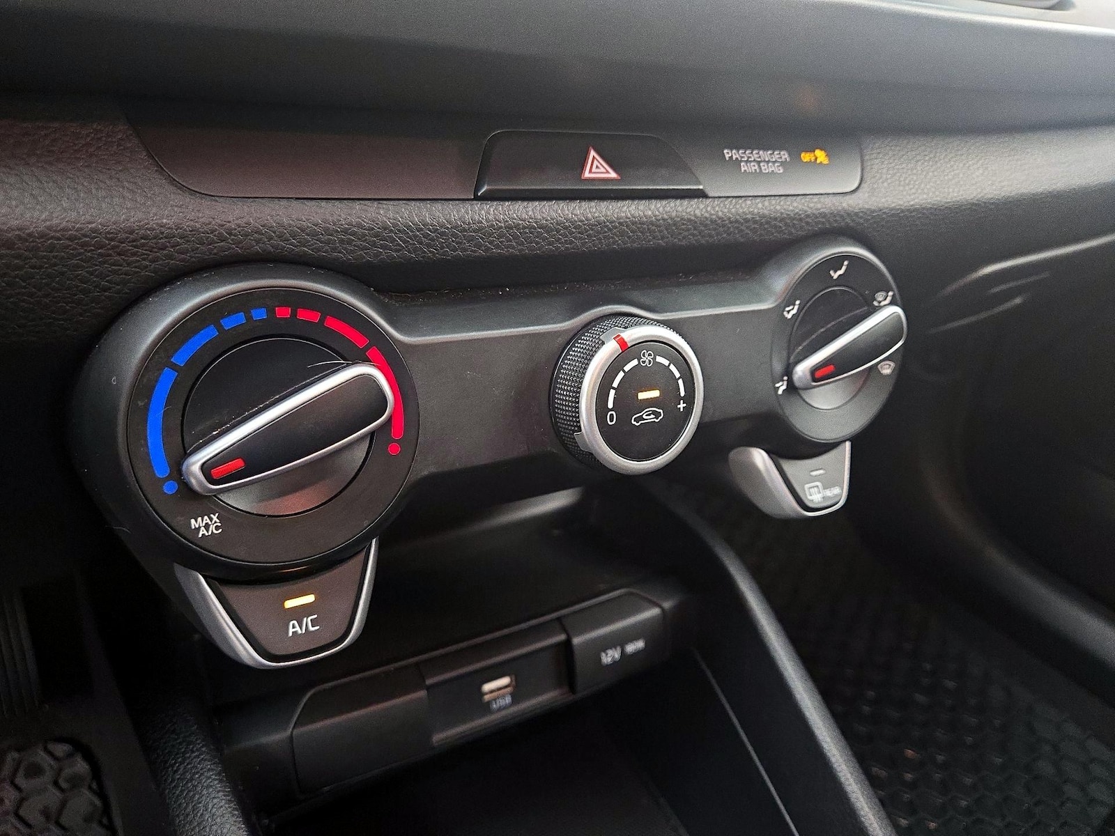 2022 Kia Rio S - Photo 17