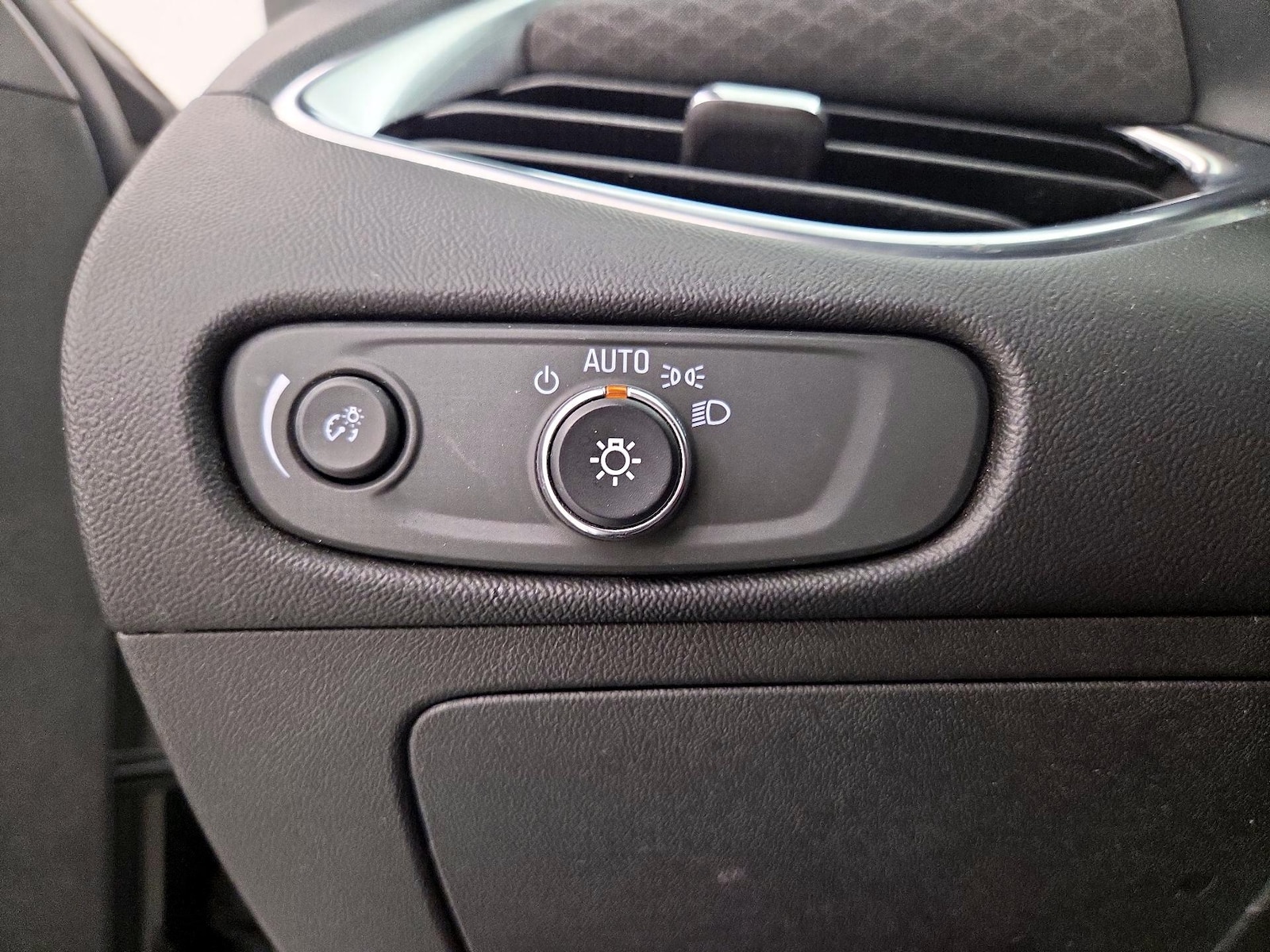 2017 Chevrolet Malibu 1LT - Photo 14