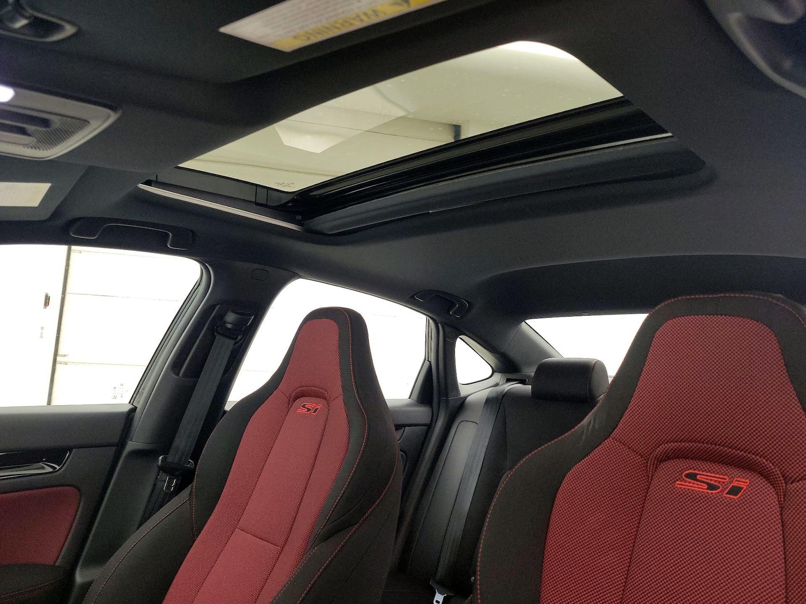 Sunroof(s) & Overhead Airbags
