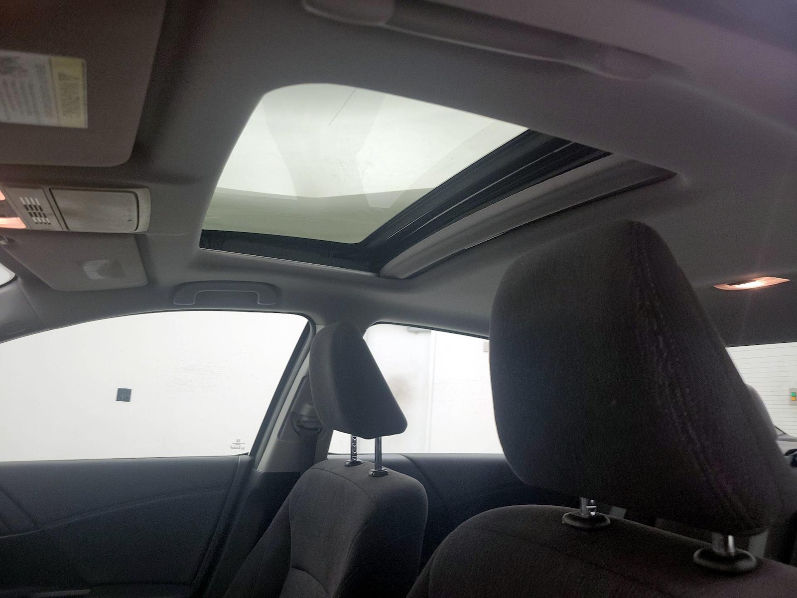 Sunroof(s) & Overhead Airbags