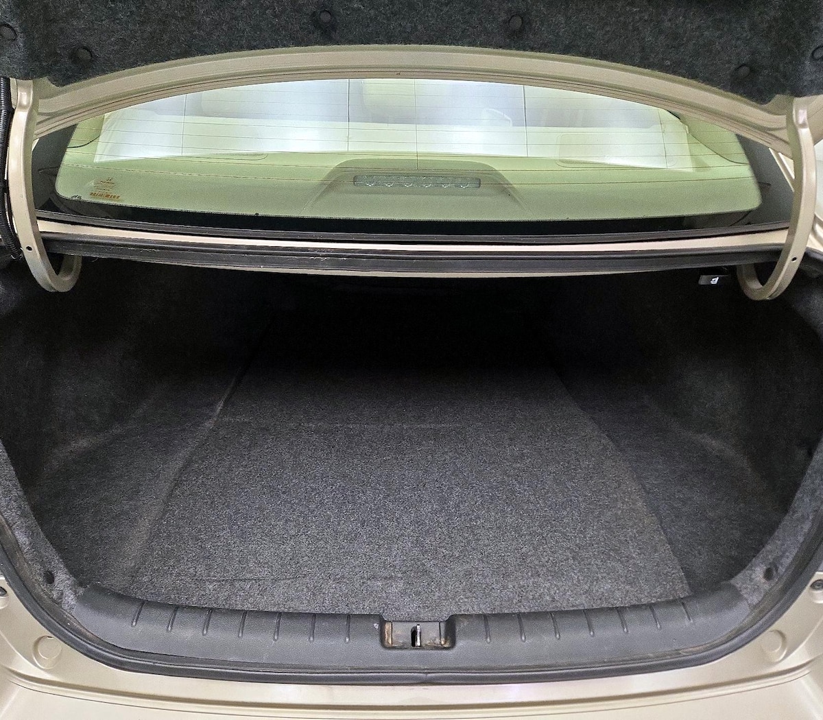 Trunk/Cargo (Seats Up)