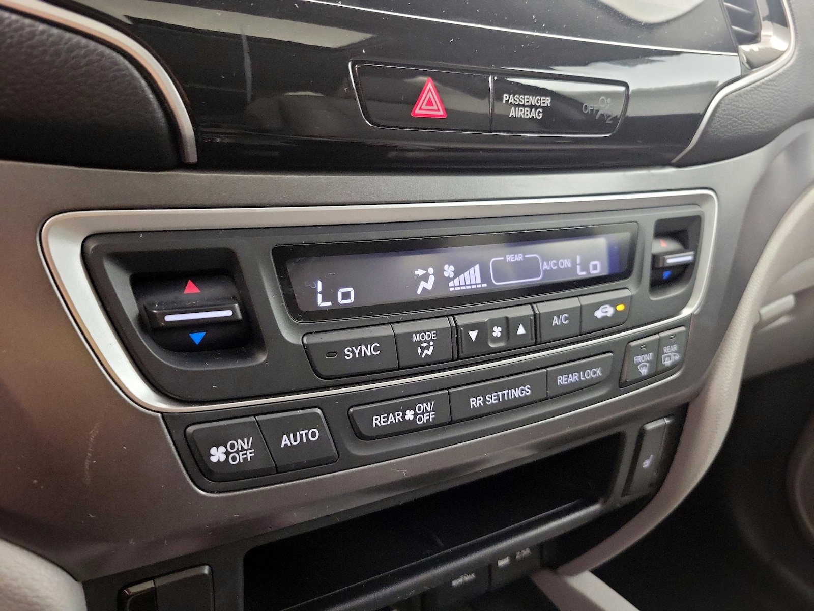 2022 Honda Pilot SE - Photo 17
