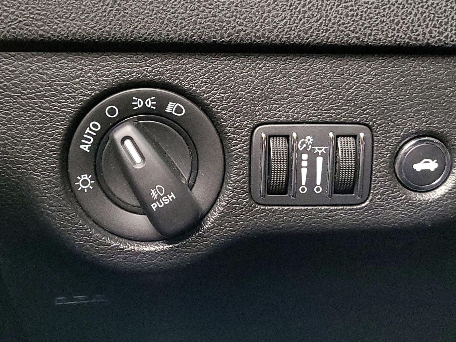 2021 Dodge Charger R/T - Photo 14