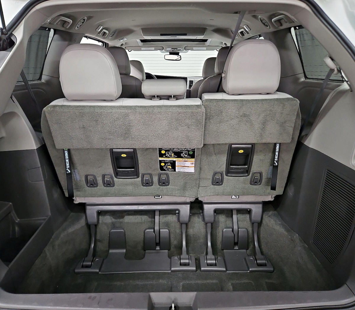 Trunk/Cargo (Seats Up)