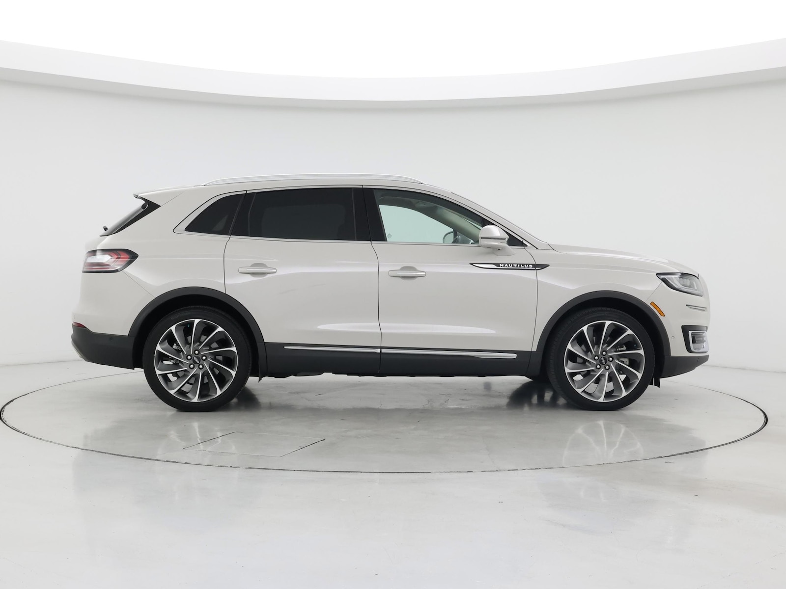 2020 Lincoln Nautilus Reserve - Photo 8