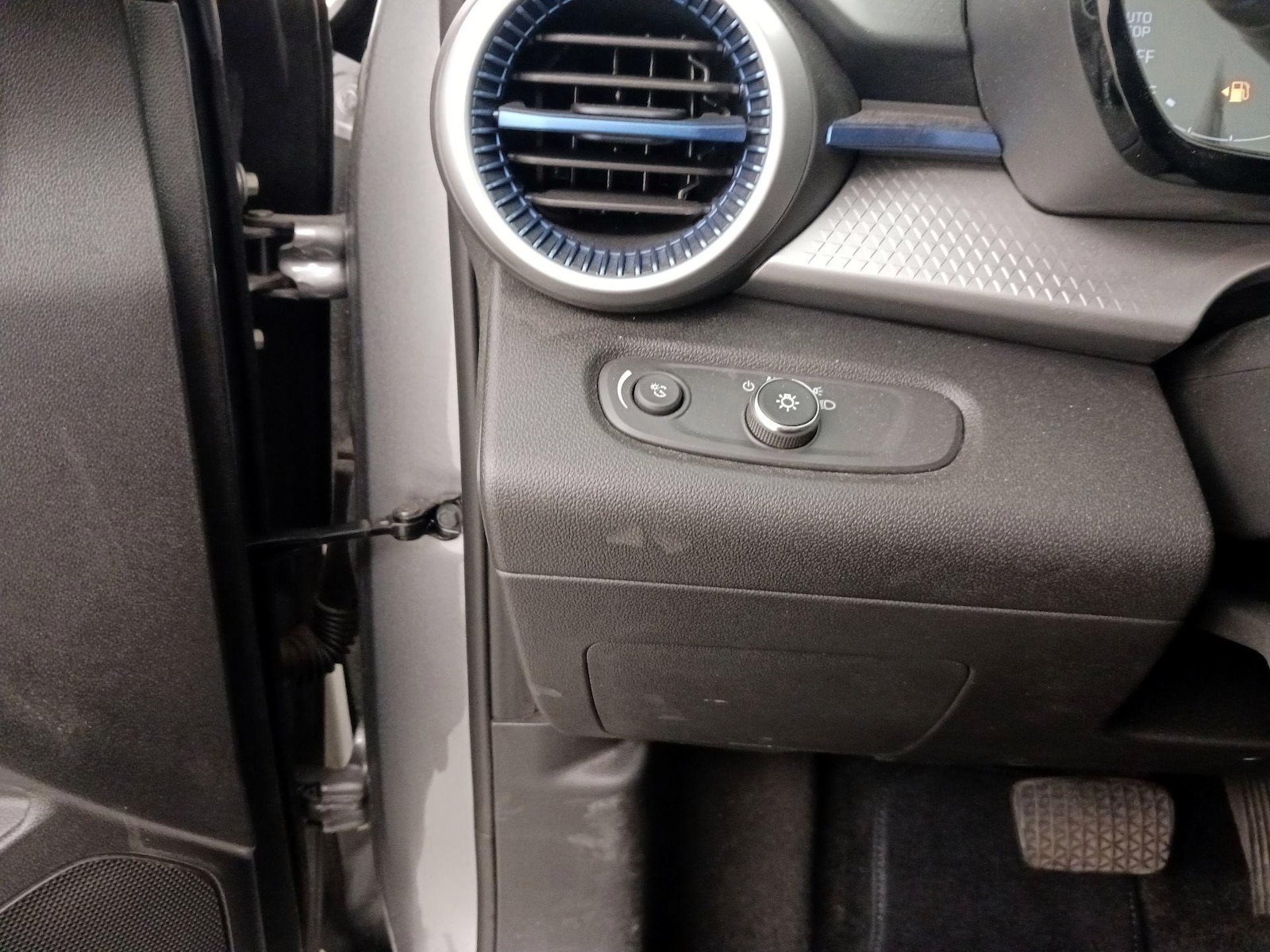 2024 Chevrolet Trax LS - Photo 14