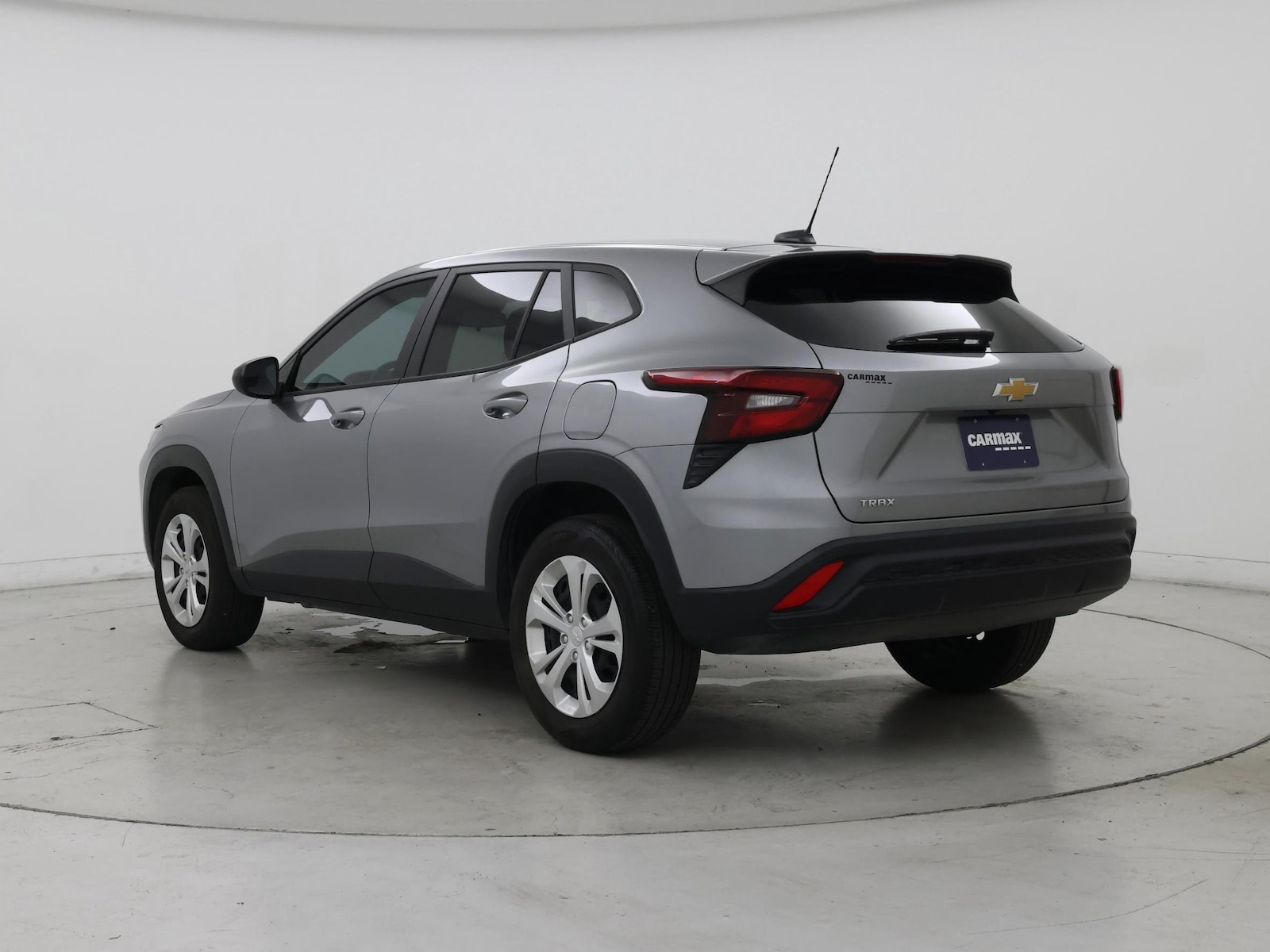 2024 Chevrolet Trax LS - Photo 3