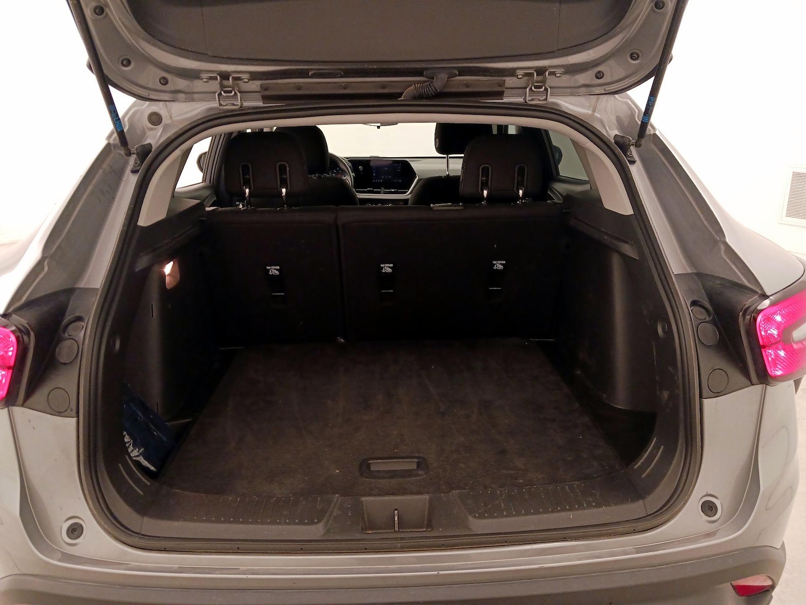 2024 Chevrolet Trax LS - Photo 21