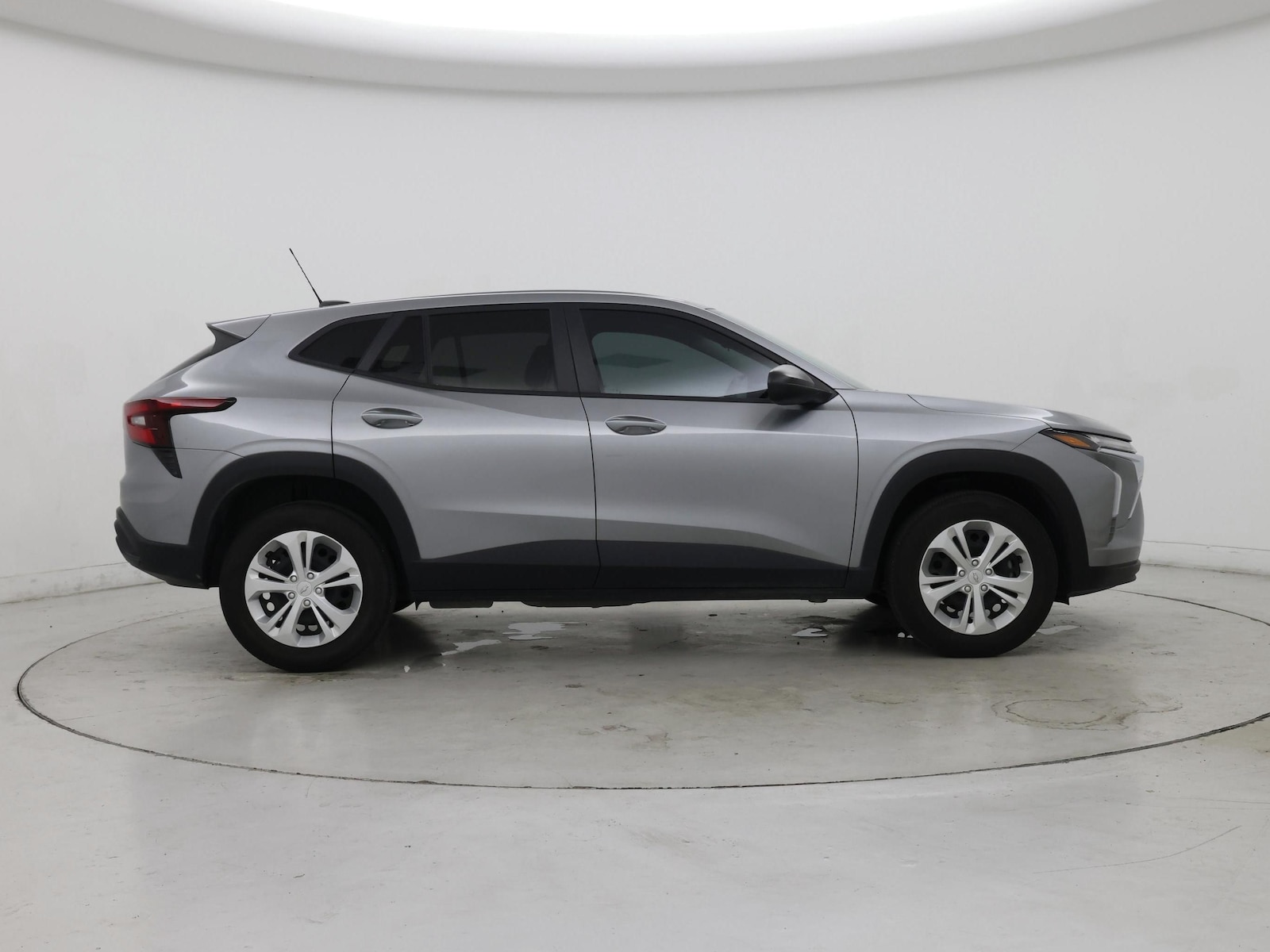 2024 Chevrolet Trax LS - Photo 8